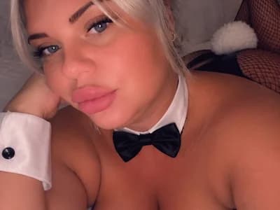 British models Watch UK model couple shows and spice up date nights at home blonde_baddie