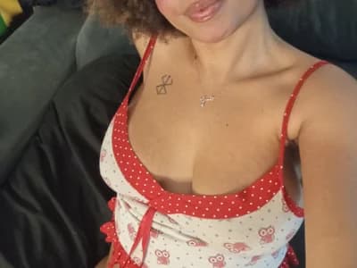 Tangerina_juice enjoys nerds nerdy duos connect privately on cam.