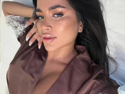 Watch girl european MysticLayla, a hot Euro, enjoy her solo masturbation show