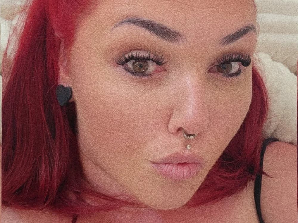 CurvyBonnie_XO