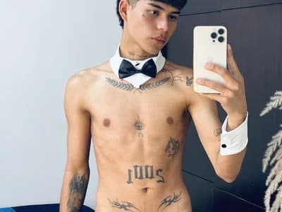 Small cock Meet the guy with small endowments in our intimate cam guy experience section. lukasstrong_