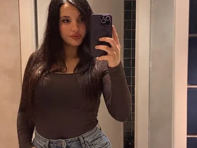 Facesitting Married duo engages in face-sitting action for pairs. katalina_sexy00
