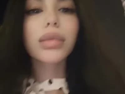 Join ORLA94 for nude chat: a cam girl embracing anal arab themes.
