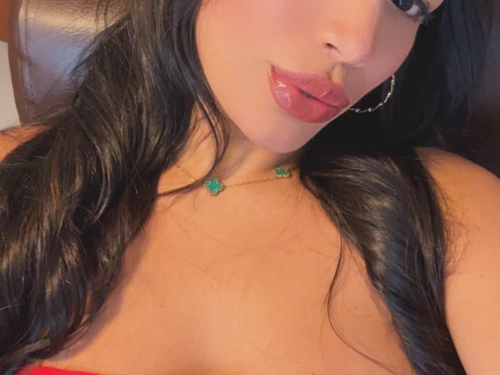 Join girl bdsm young SQUIRTINGQUEEN11 and check out new bdsm realms in tempting private shows.