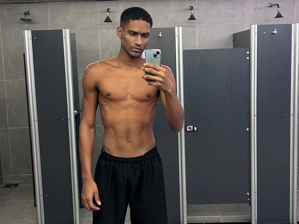 Join lisergio02 for find handsome dominican men on webcam.