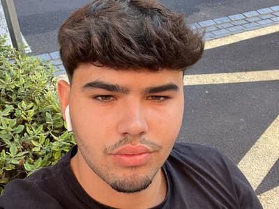 Find Spanish cam guy Yannick04 on his latin live chat