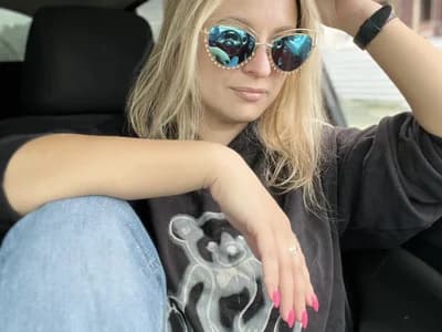 Fisting white sweetOlga guides viewers through couple's white fisting experience