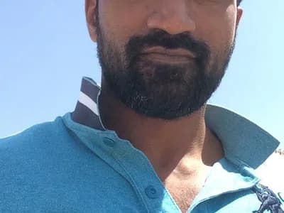Flexing Witness raw power as muscular guy flex on live male cams Muslim_bull041988