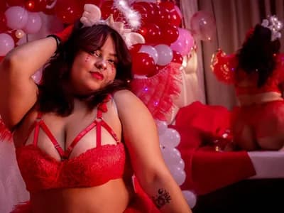 Intimate encounters online with curvy pair bbw lulukawai16