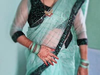 Hot_muskaan