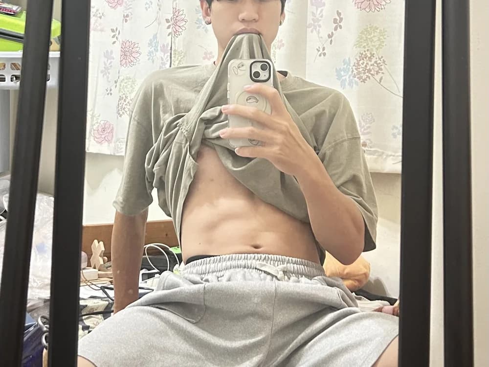 Find private cams with sexy Austrian men, start chatting now as guy xunyuuu.