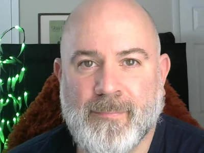 See shaven head hunks like guy balds XJJ77x in action online