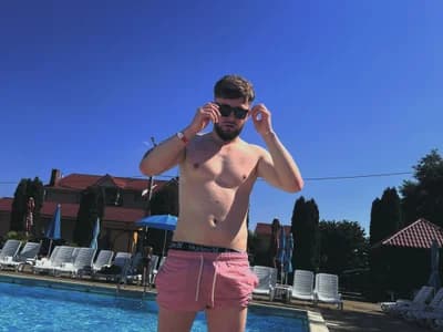 Sweaty jock cam: guy jocks Codrinrotax pumping iron