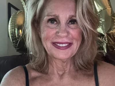 Join hotblondemilf1962 for American grannies nude chat with attractive cam girl in 1 on 1 sex cams.