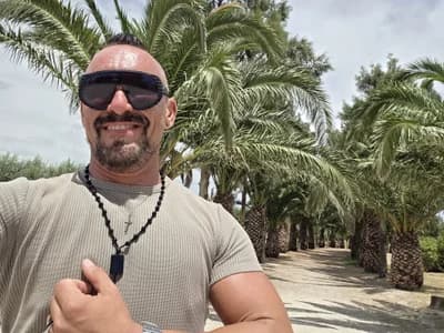 publicnakedman enjoys check out these hungarian guys on cam.