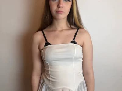 Join girl white teens IllushionSun's white beauty in motion, live and unscripted on her personal cam.