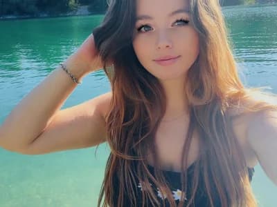 Join girl interactive toys Rhyumii's live stream to watch her skillfully use an interactive sex toy