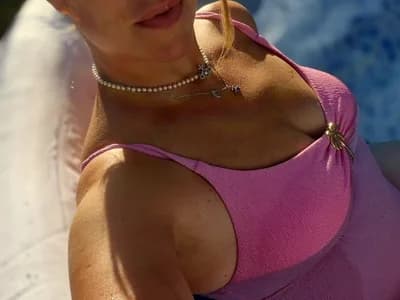 Join british models Naughty_Nurse_Sally's intimate cam session, a stunning British babe