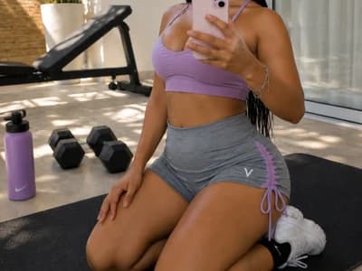 Affordable cam shows: Join girl luz_do_dia_178 for cheap privates now.