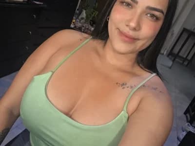 Leather -clad girls strut and pose on intimate cam shows with camiysebas21.