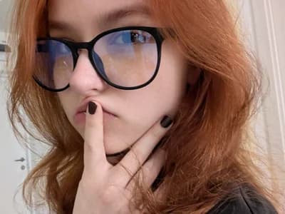 Catch girl redheads teens Land_Of_Ozz, one of the fiery-haired teens, on her cam today