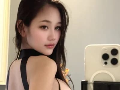 Join Thai cam girl SweetThaiGirlfriend in traditional garb