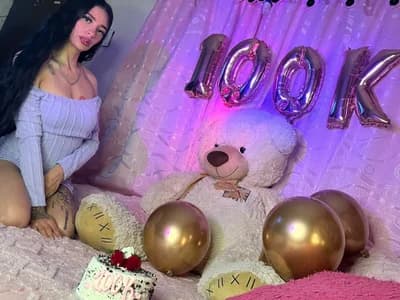 Nonbinary twosome couple non binary _Dulcinea777: Enjoy erotic streams and virtual dates together.