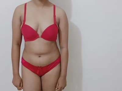 Girl Watch teens get into flirtatious cam banter. Arisha-