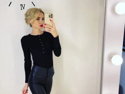 Ukrainian blondes girl Watch ukrainebabe123 get into a private show, flaunting her golden locks and curves live on cam. user