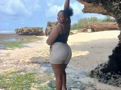 Watch Miss_lisa-, the stunning girl, in her African private show.