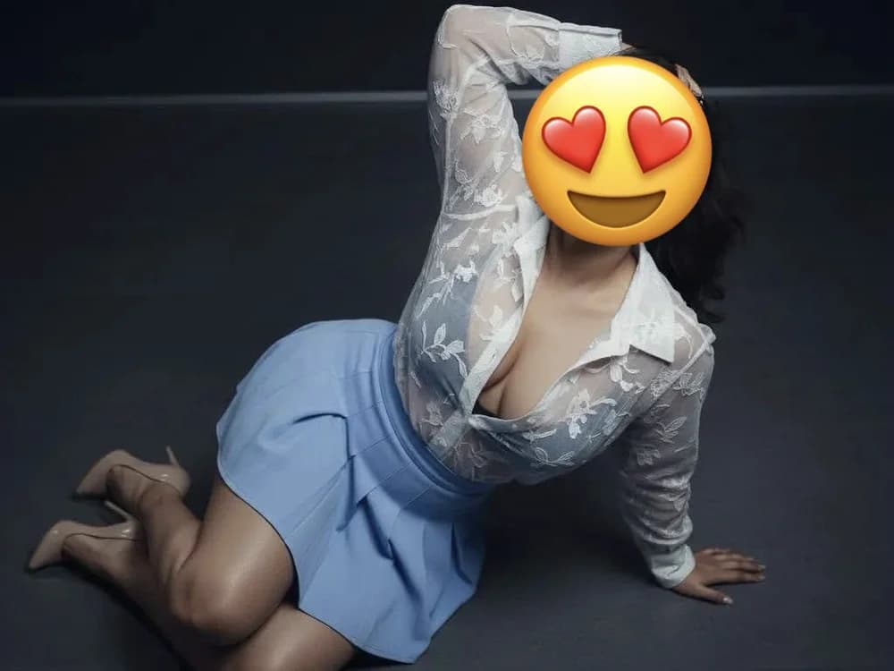 Bdsm young couple Young love's discreet dominatrix encounter live Moonlitdeo