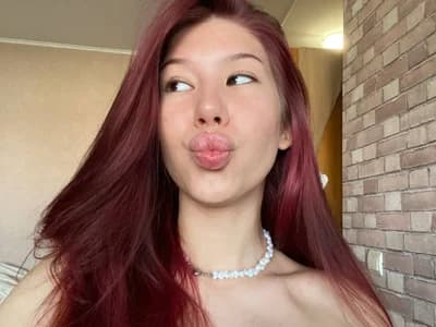 Watch couples get into intimate facial cam sessions with Sweet_p1ays.