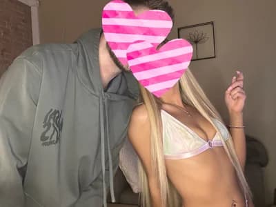 Engage in private shows with ThePrincessPeach and stunning american young girl.