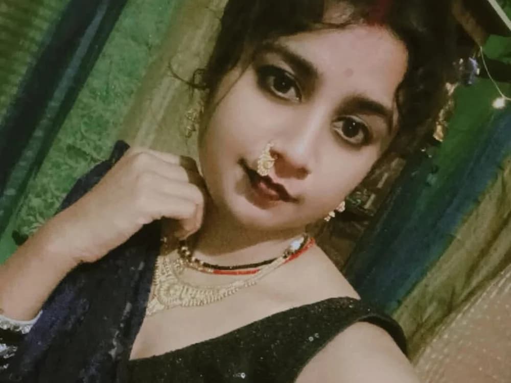 Divyanshi_hott