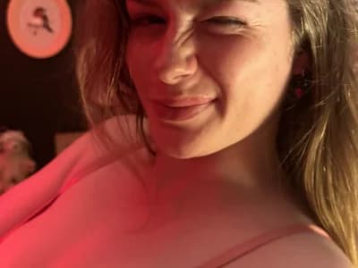 New young Meet the freshest young cam girl on her first live shows now. Yasminchat