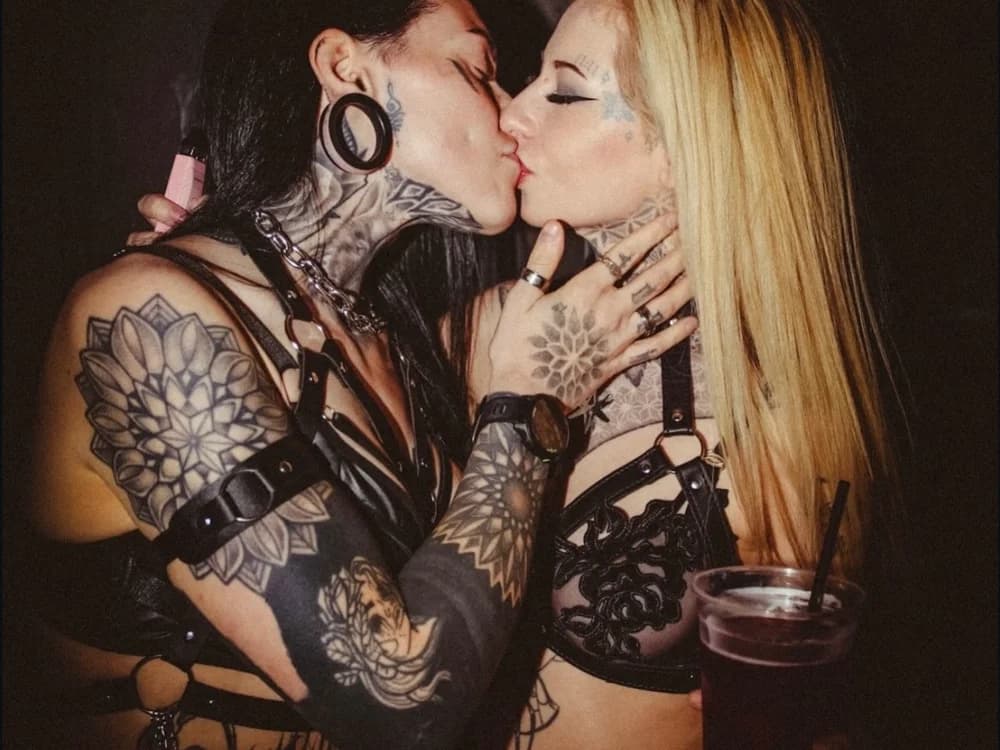 Intimate cam date: american teens entertain couple YourFaveLesbians