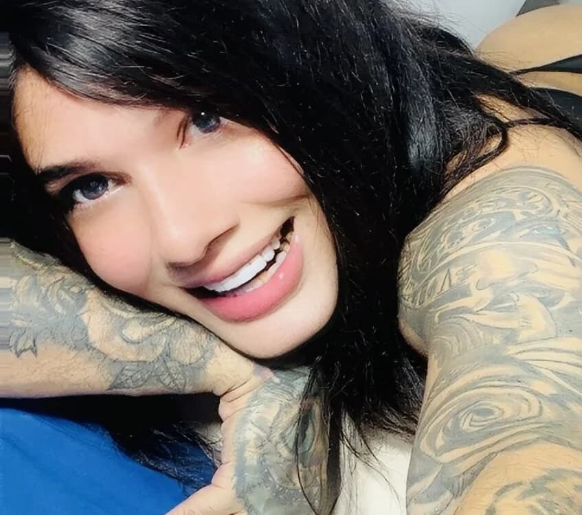See more of trans girl twerk mixed sweatyloverhotsx's twerking talents on these live adult cams