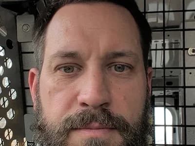 Bear cams: guy daddies ibjackn4ali, a rugged daddy, streams live now.