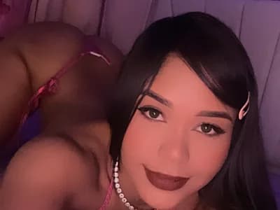 Check out Geralllll: a model showcasing her love for anal arab in a private show.