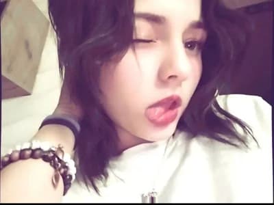 lia_verse
