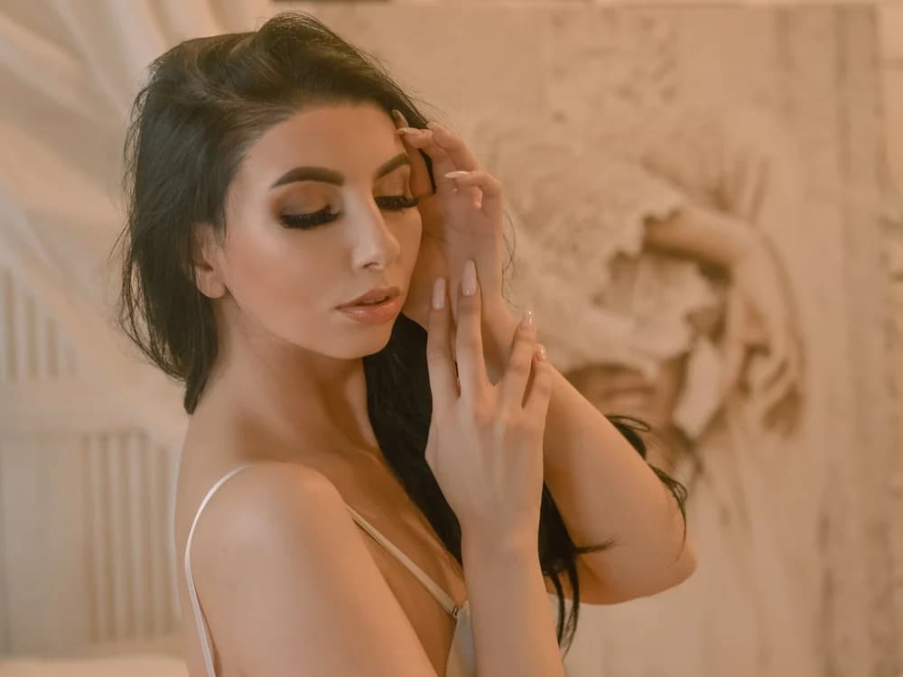 Tisha_Busty