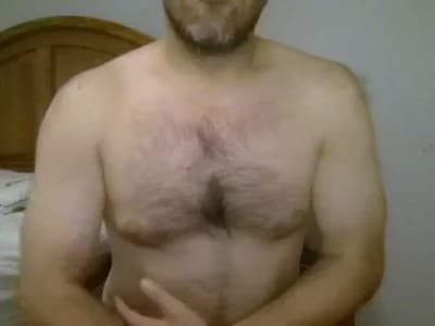 Join chunky guy Troyt87's cam show