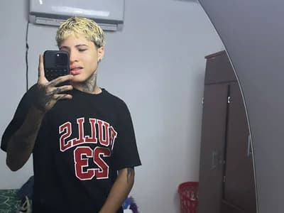 Join trans girl new teens Alecruzz's new teen cam now!
