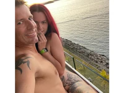 Join phoebeandmatt as this Australian couple shares intimate cam time