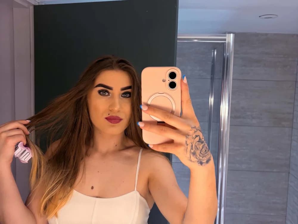 Join Sunyta12 for blonde cam couples putting on intimate shows together.