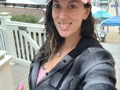 Join girl cock rating BonfireBonnie for some real-time dick rating fun
