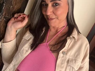 Join Venezuelan mature couple katy_randy1 in intimate cam session.