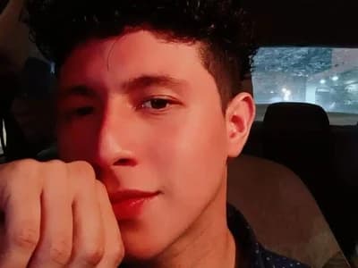 Witness the art of drag with guy drag queens angelxxx95's live cam experience