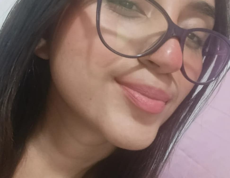 Watch real Spanish BBW, like couple dirty_little_whore, as they cam together intimately