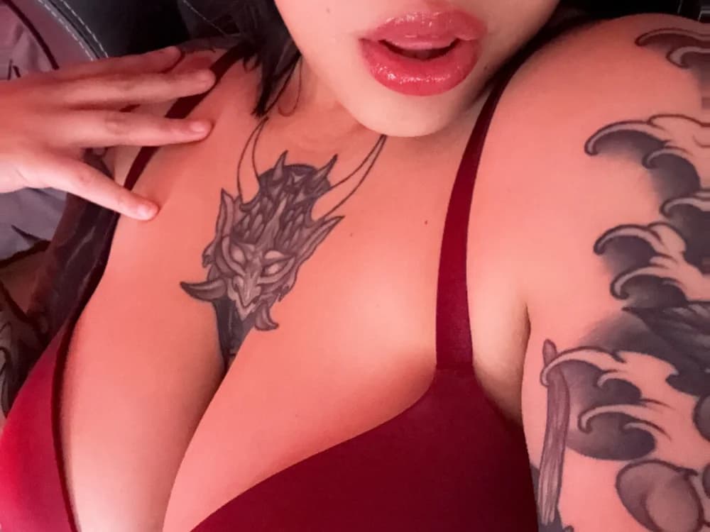 miacanela_xo